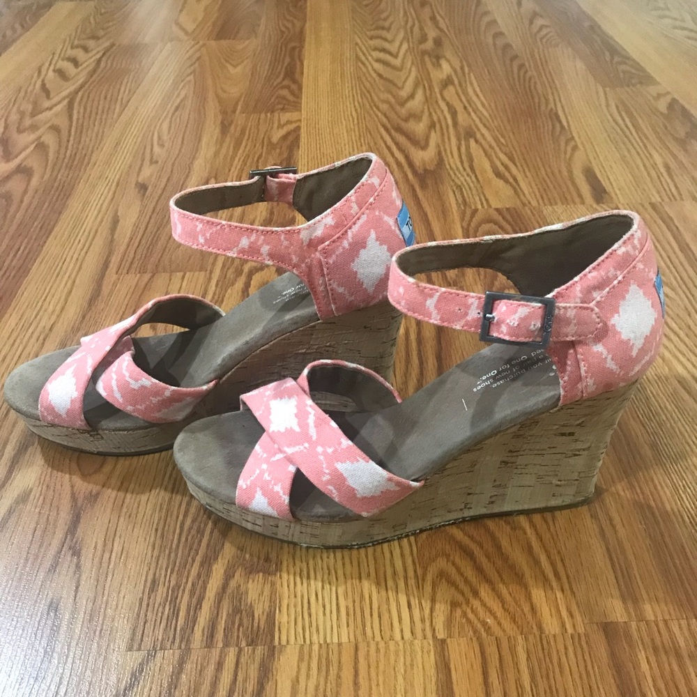 EUC Toms wedges
